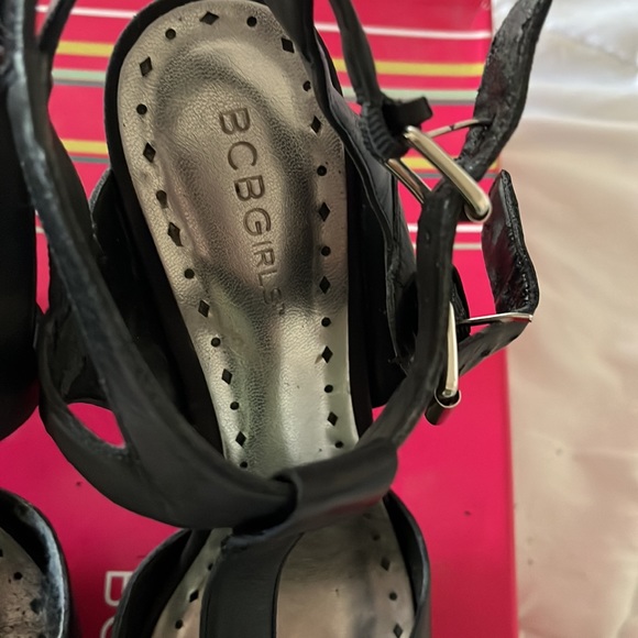 BCBG Platform Heal - Picture 3 of 6